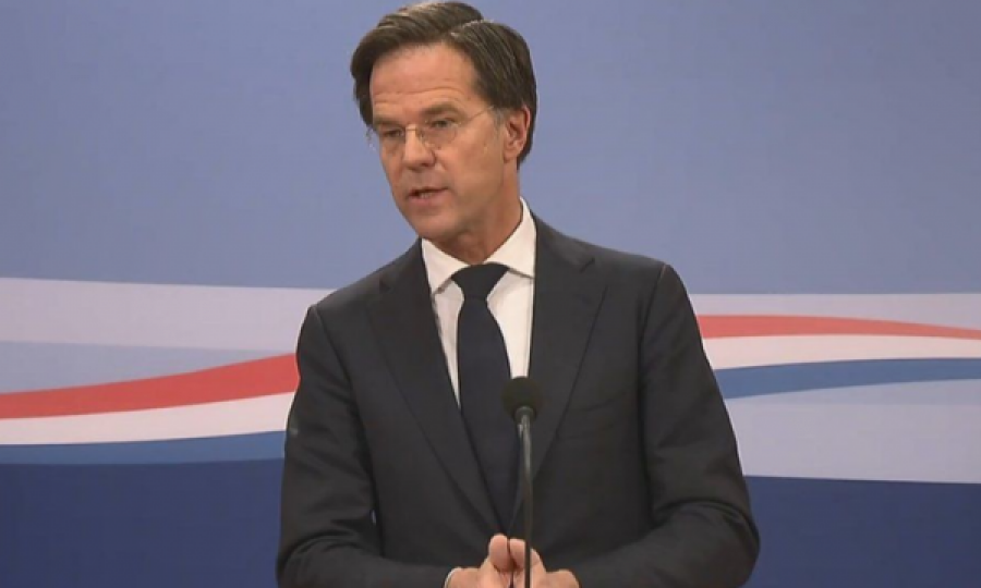  Shembull i demokracisë: Qeveria e Holandës jep dorëheqje për një gabim 