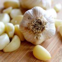Depërtimi i aromës së hudhrës në trup