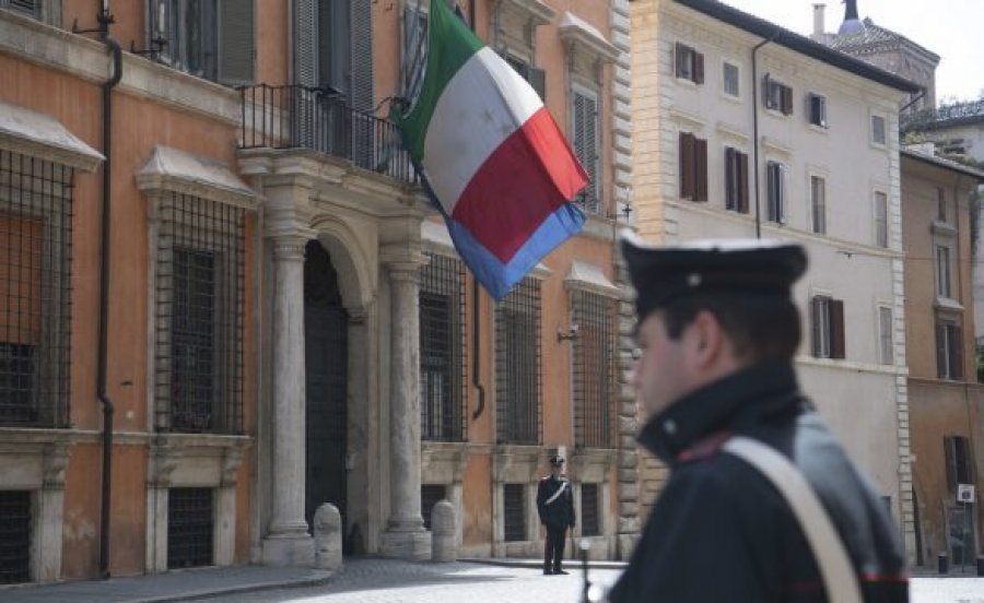 Italia jep 460 euro ndihmë mujore sociale, përfitojnë edhe emigrantët