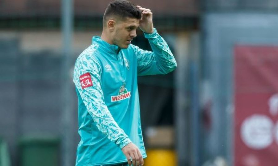 Werder Bremen-Augsburg, Milot Rashica në stol