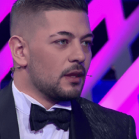 Pas rikthimit në “Përputhen”, Andi tregon arsyen e mungesës në emision
