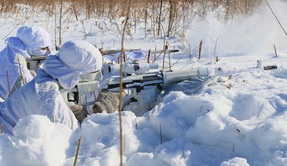 Snajperët rusë stërviten në -35 gradë