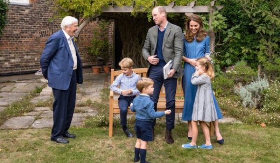 Si sillen fëmijët e familjes mbretërore jashtë kamerave?