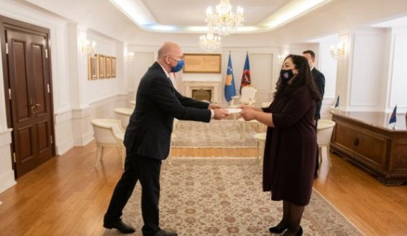 Vjosa Osmani pranoi letrat kredenciale të ambasadorit të ri të Luksemburgut, Patrick Heck