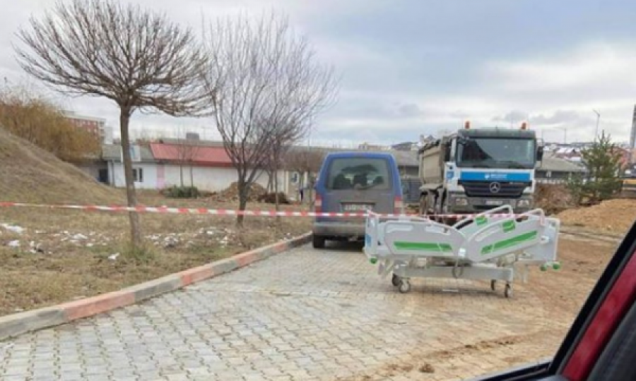 Shtrati i pacientëve përdoret si pengesë për punime infrastrukturore që po kryhen në QKUK