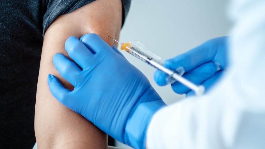 Serbia bëhet vendi i parë që përdor vaksinën kineze kundër koronavirusit