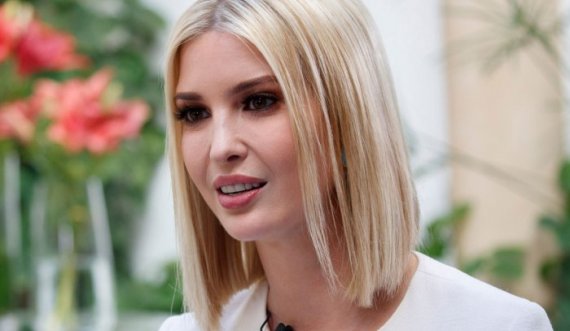 Del fotoja ku shihet Ivanka e përlotur gjatë largimit të Trumpit nga Shtëpia e Bardhë