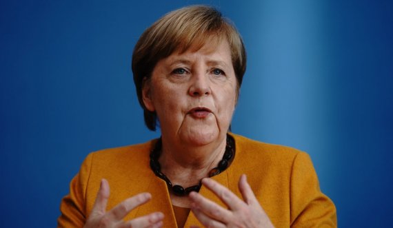Angela Merkel kritikon gjermanët: Si po mund të ankohemi?