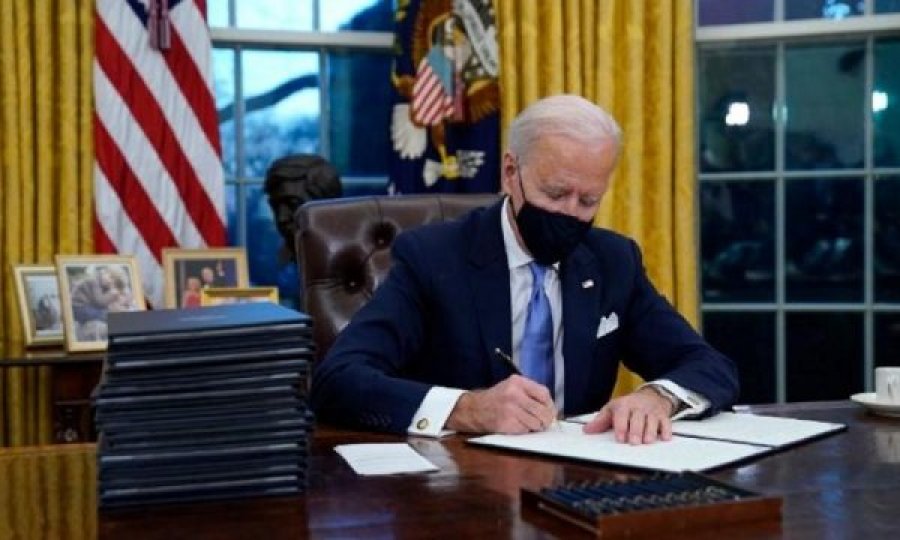 Brenda Zyrës Ovale të sapo dekoruar të Joe Biden