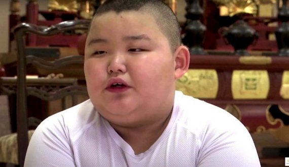 Njihuni me 10 vjeçarin nga Japonia kampion në mundje