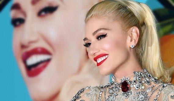 Gwen Stefani e vendosë në gisht unazën 500 mijë dollarëshe