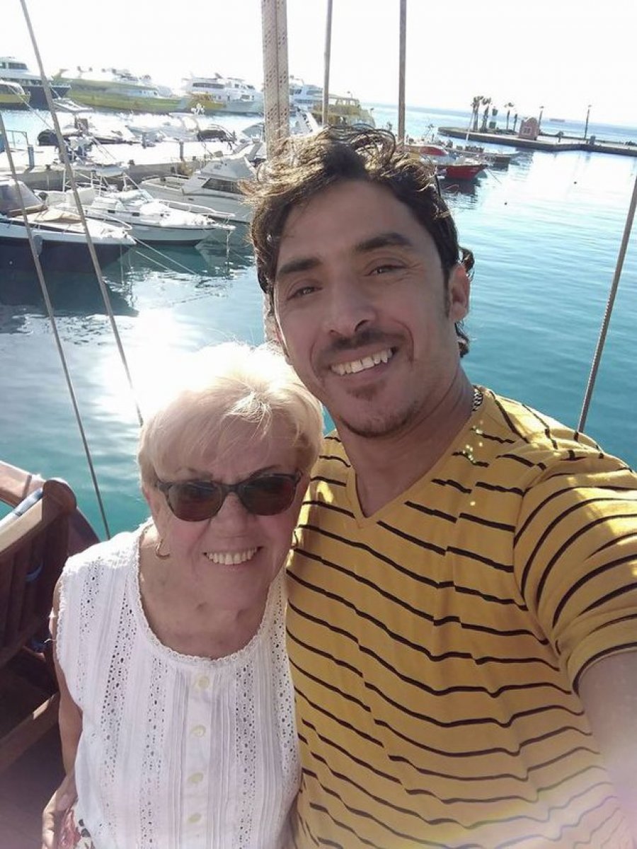 E martuar me 36-vjeçarin, gjyshja 81-vjeçare bën postimin prekës