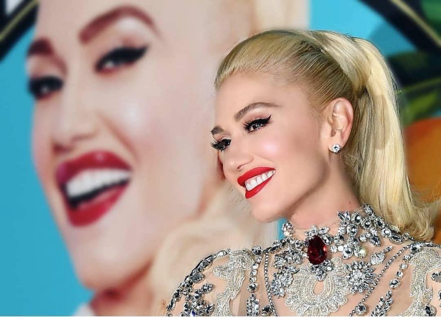 Gwen Stefani e vendosë në gisht unazën 500 mijë dollarëshe