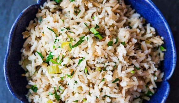 Receta e Cekës: Pilaf në enë kuglofi