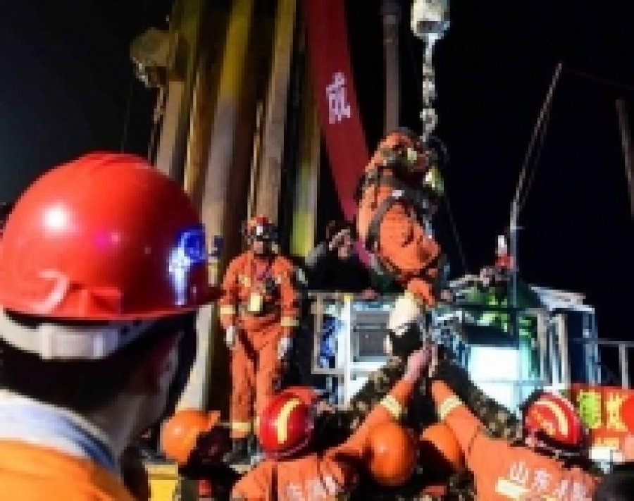 Mbetën të bllokuar në minierë për 14 ditë, shpëtohen minatorët