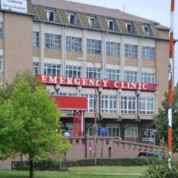Infermierja e QKUK-së partive politike: Qe 11 muaj jam në vetizolim, kur po ju shoh në tubime po më dhemb shpirti