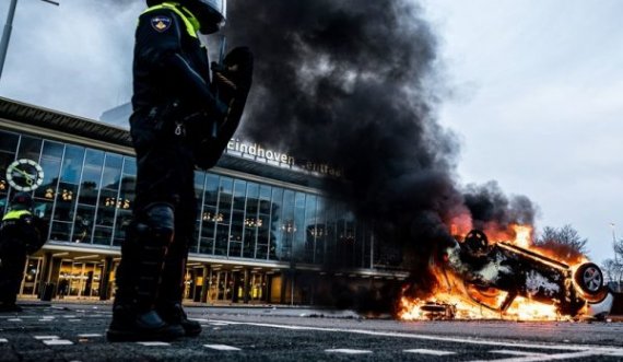 Holandezët në protesta kundër shtetrrethimit