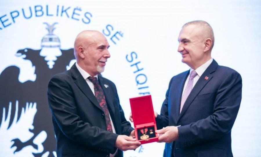 Presidenti Meta e nderon karateistin nga Kosova Cakiqi me titullin “Mjeshtër i madh”
