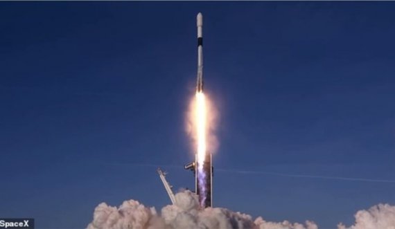 SpaceX dërgon qindra satelitë në orbitë, ekspertët të shqetësuar