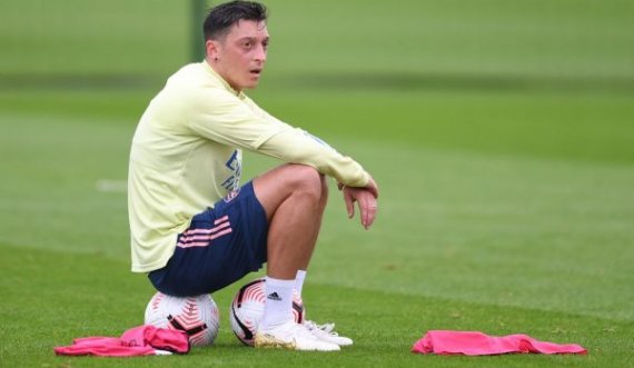 Mesut Ozil: Nga 16 mln euro në vit në Arsenal në një pagë shumëfish më të vogël në Fenerbahce