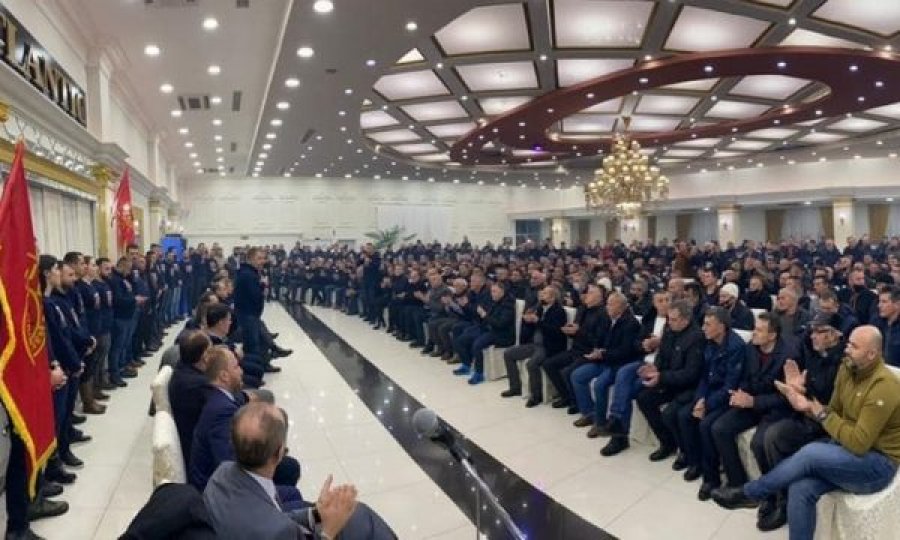 Lushtaku mbledh qindra ushtarë në mbështetje të PDK’së