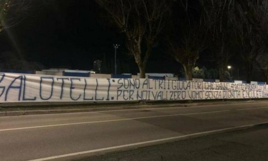 “Ju s’keni dinjitet” Balotellit s’i lejohet të parkojë në stadiumin e Brescias