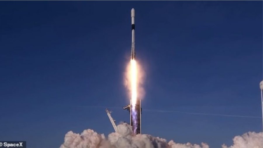 SpaceX dërgon qindra satelitë në orbitë, ekspertët të shqetësuar