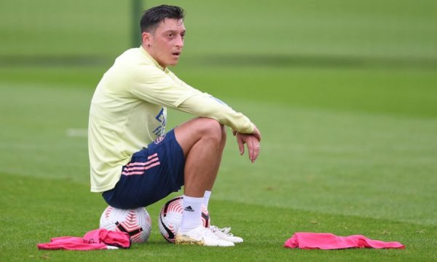 Mesut Ozil: Nga 16 mln euro në vit në Arsenal në një pagë shumëfish më të vogël në Fenerbahce