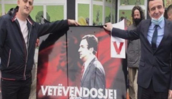 Vendosi fotografinë e Albin Kurtit në veturë, Krasniqit nuk i intereson nëse ajo nuk i hiqet më