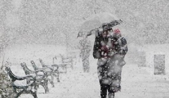Mot i ftohtë e me reshje bore edhe sot në Kosovë
