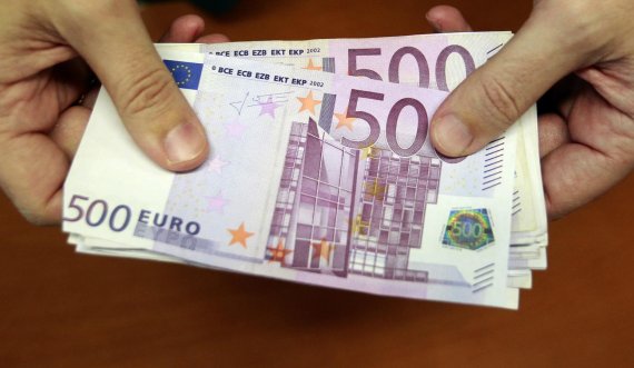  Në Pejë shtetasit turk i grabiten 1000 euro