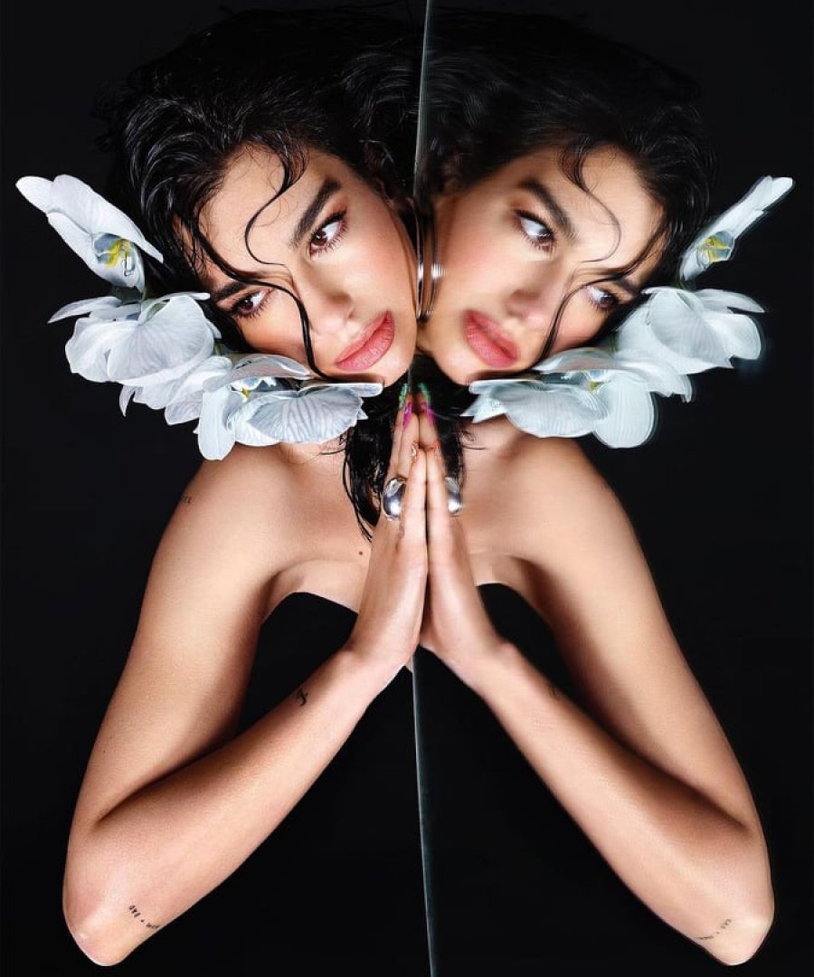 Dua Lipa tashmë edhe në Netflix! Artistja shqiptare bëhet pjesë e serialit të famshëm