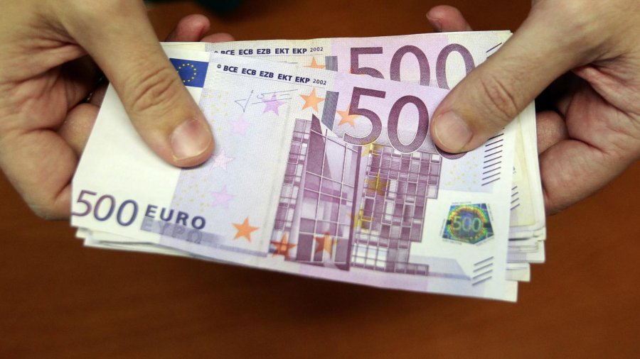  Në Pejë shtetasit turk i grabiten 1000 euro