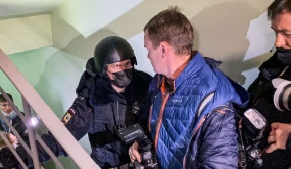 Policia ruse arreston vëllain e Navalny-t