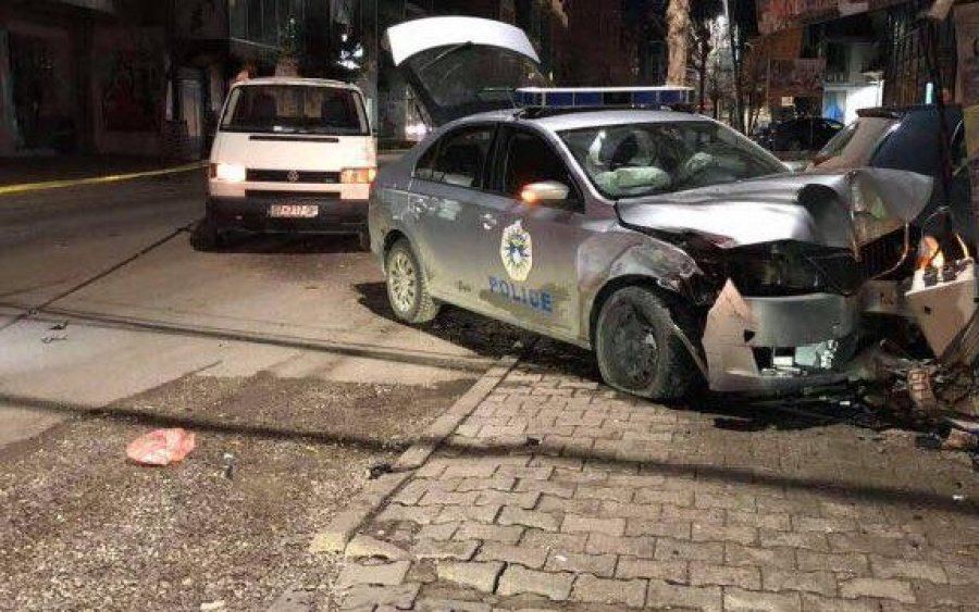 Malishevë: Aksidentohet vetura e policisë, dy policë dërgohen në QKUK