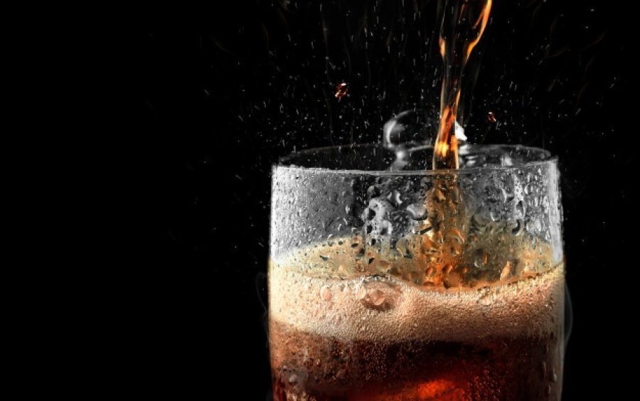 Përse pijet shkumuese janë më të këqija se që keni menduar?