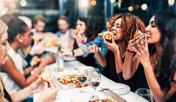 Pse italianët nuk shëndoshen edhe pse hanë shumë në darkë?