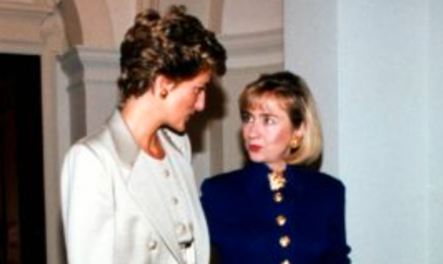 Hillary Clinton kujton mes emocionesh princeshën Diana
