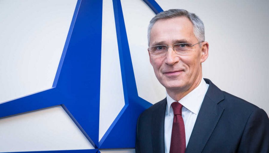 Sekretari i NATO-s flet me Kurtin dhe Vuçiqin: Prishtina dhe Beogradi të përmbahen