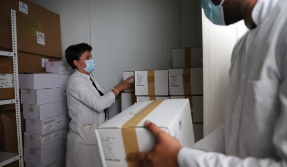 Vjen donacioni norvegjez me 182.900 vaksina Astra Zeneca në Kosovë