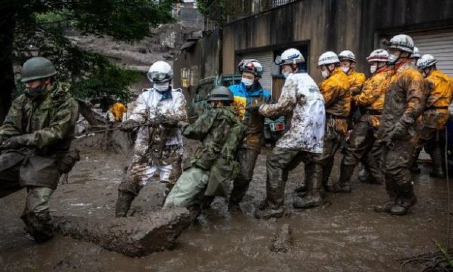 Rrëshqitja e dheut në Japoni, edhe më tej vijojnë shirat në zonën e goditur