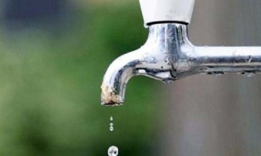 Gjashtë fshatra të Gjakovës mbeten pa ujë shkaku i defekteve