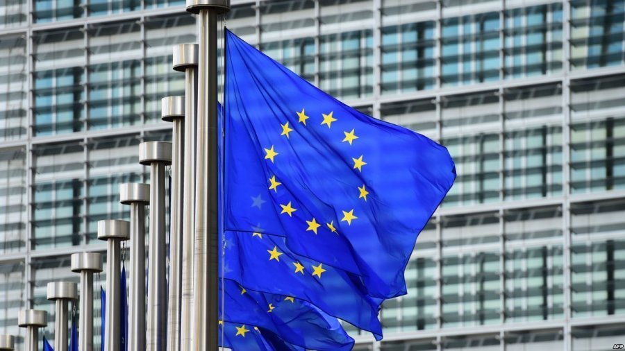BE-ja nis procedura ligjore kundër Hungarisë e Polonisë shkaku i LBGT-së