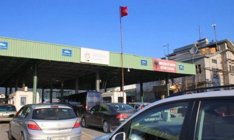 Fluks në aksin Morinë-Kukës: 40 mijë pushues nga Kosova hynë në Shqipëri