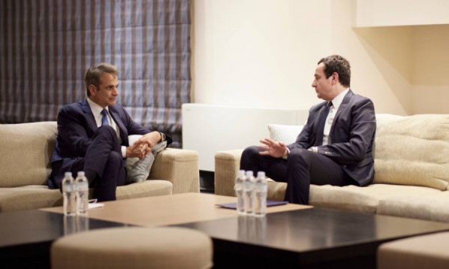 Kurti takohet me kryeministrin e Greqisë, e falënderon për mbështetjen e Kosovës drejt BE’së