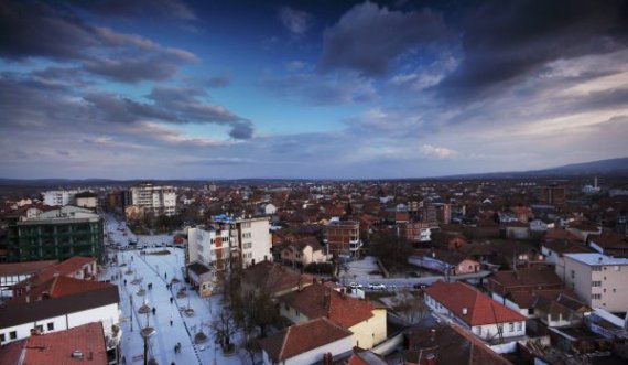 Komuna e Vushtrrisë u bën thirrje shoferëve që ta përdorin rrugën alternative