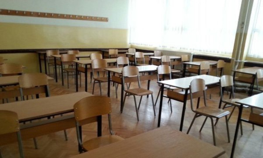 Mësimi nis edhe një muaj, vaksinohen vetëm 8 mijë e 500 mësimdhënës