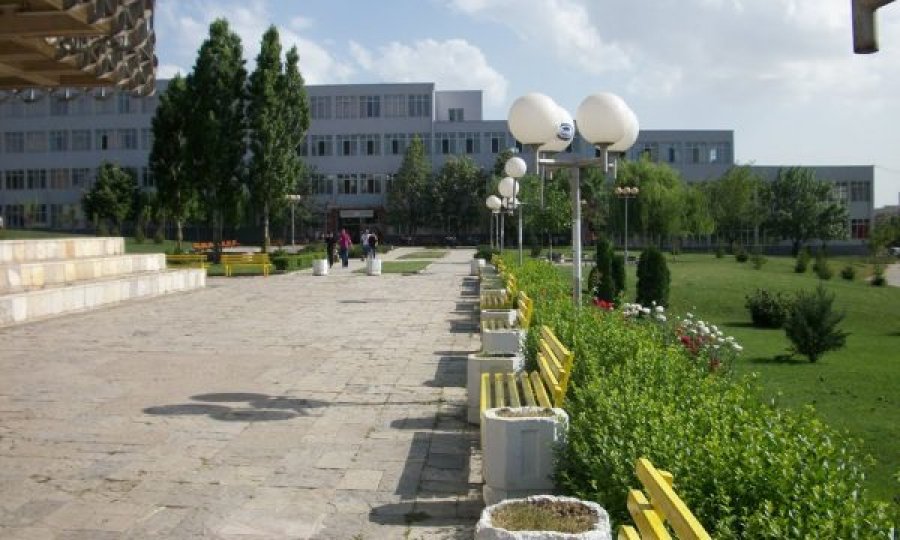 Qeveria e Kosovës planifikon heqjen e pagesës për studime në universitete publike