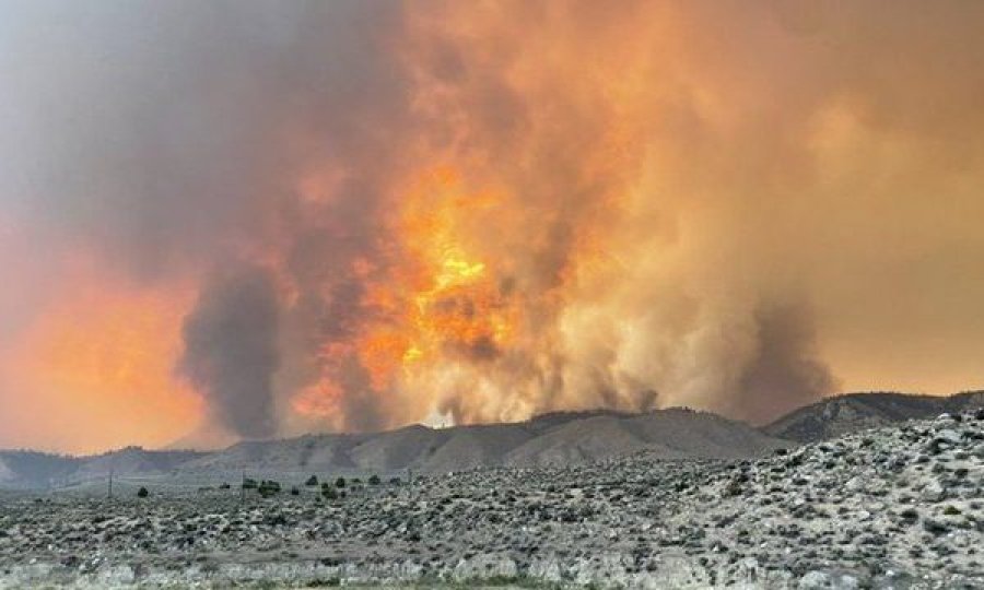 “Uji avullohet para se të mbërrijë në tokë”, temperaturat e larta e pamundësojnë shuarjen e zjarreve në SHBA