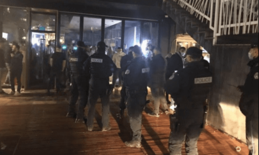 Punuan edhe pas orës 23:00, policia shqipton 10 gjoba për lokalet në Prizren